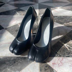 MAISON MARGIELA Tabi Black Leather Heels